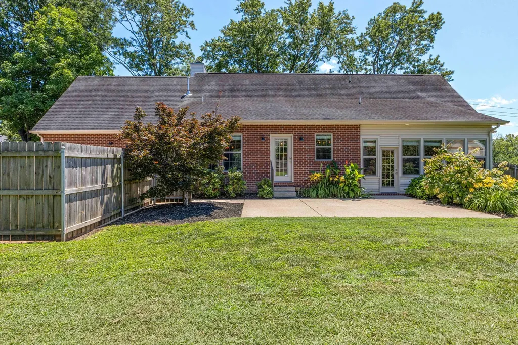 1318 Tomahawk Trace Murfreesboro TN 37129