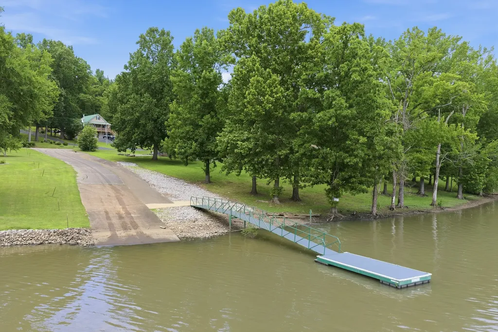 49 Wild Goose Point Parsons TN 38363
