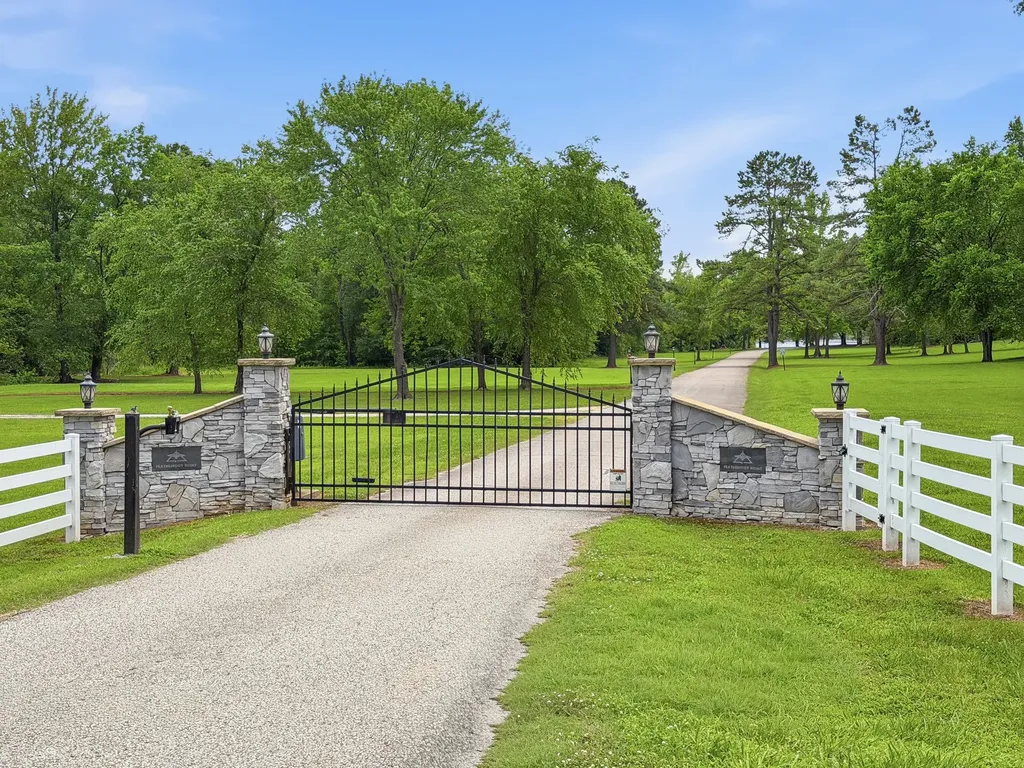 49 Wild Goose Point Parsons TN 38363