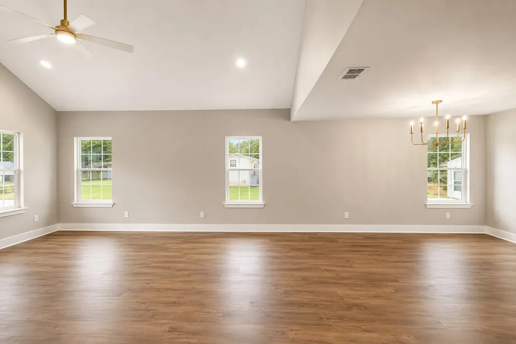 108 Phillips Road Charlotte TN 37036