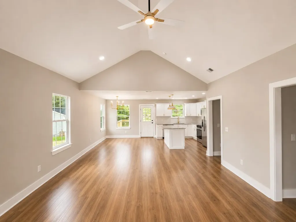 108 Phillips Road Charlotte TN 37036