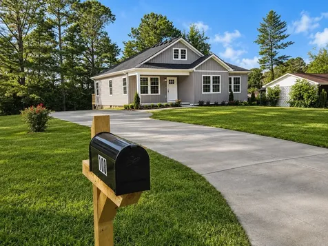 108 Phillips Road Charlotte TN 37036