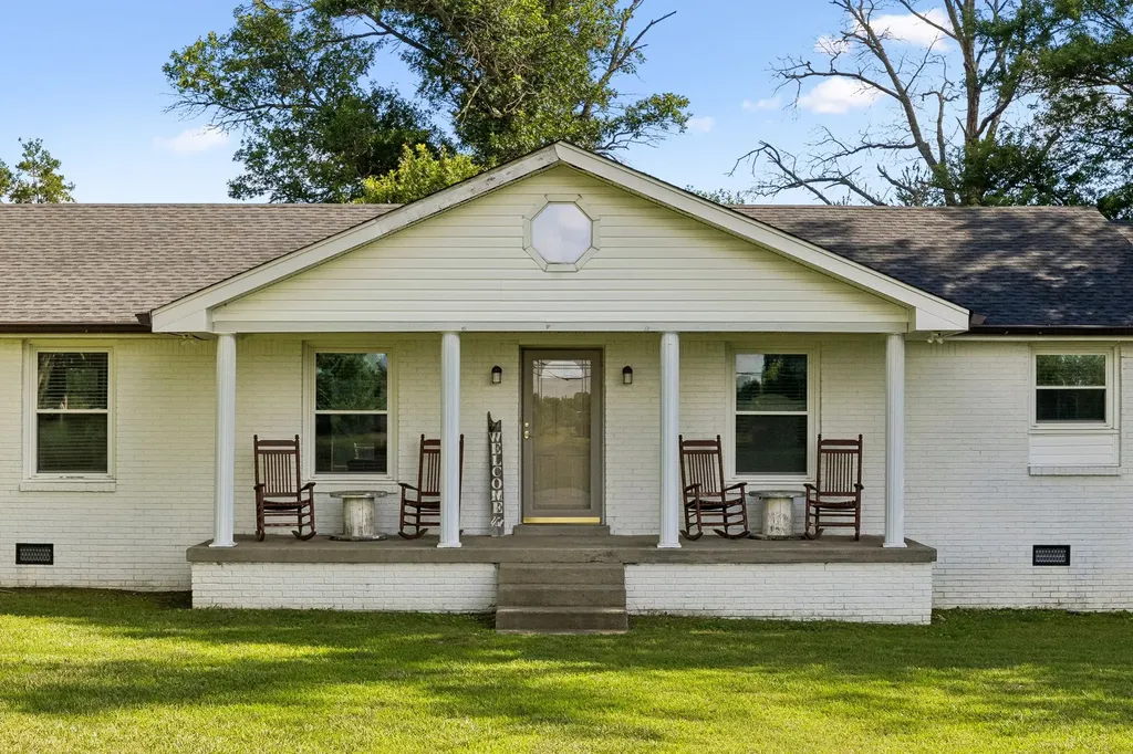 4579 Old Coopertown Road Greenbrier TN 37073