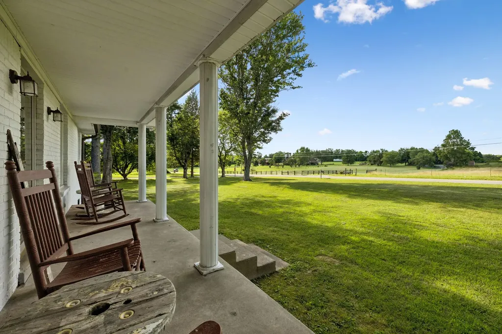 4579 Old Coopertown Road Greenbrier TN 37073