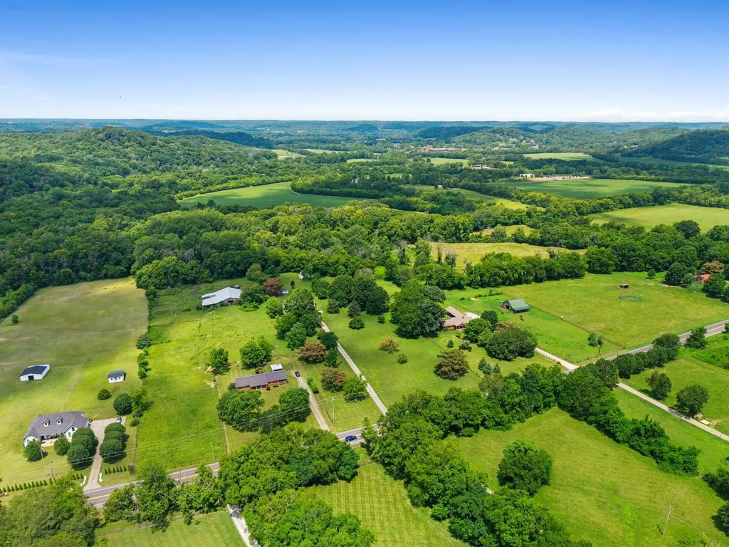 2097 Carters Creek Pike Franklin TN 37064