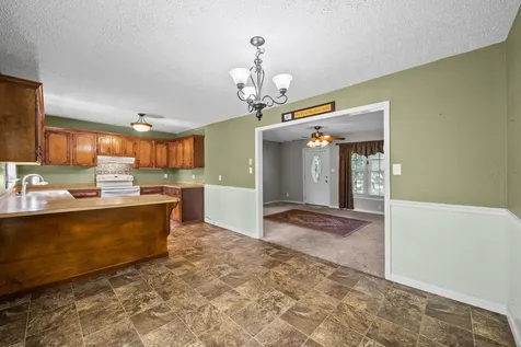 103 Hazelnut Avenue Camden TN 38320