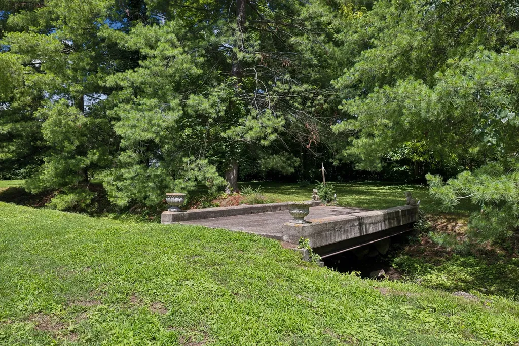 3829 Burrus Street Nashville TN 37216