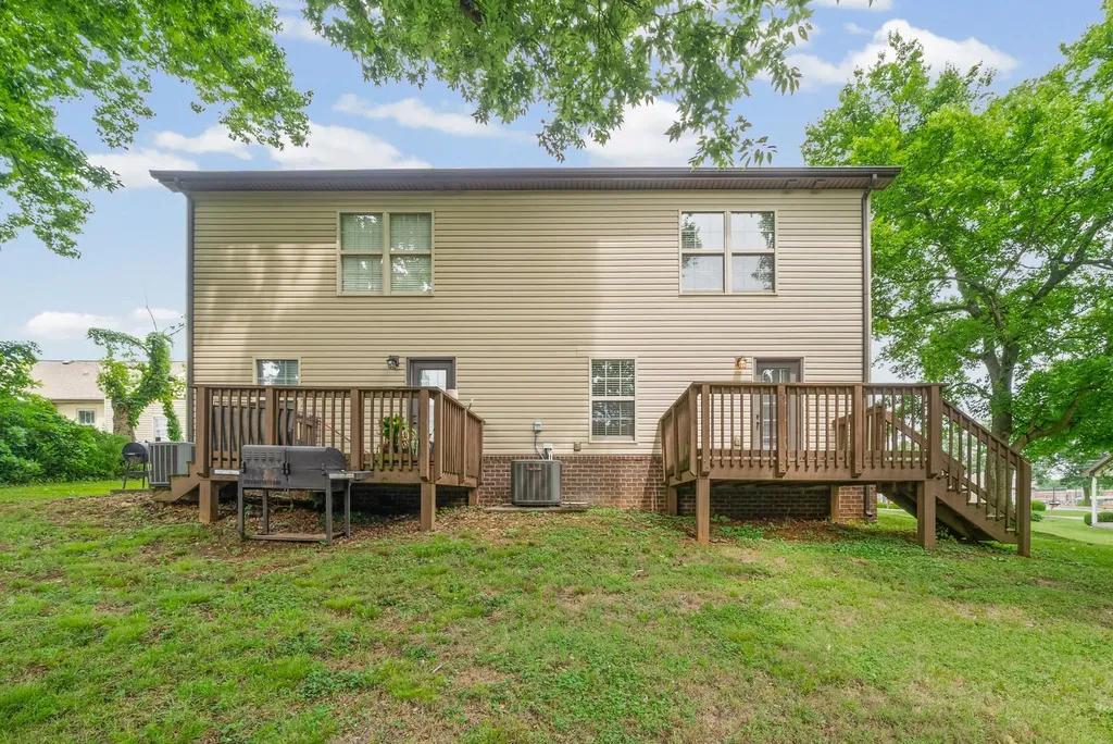 754 Robb Avenue Clarksville TN 37040
