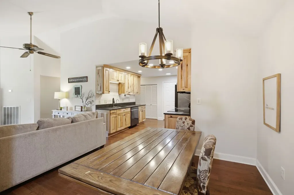 1061 Cliff White Road Columbia TN 38401