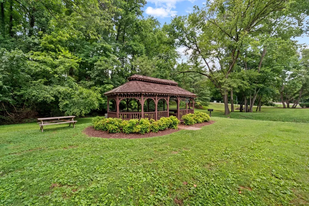 1009 Elmshade Lane Nashville TN 37211