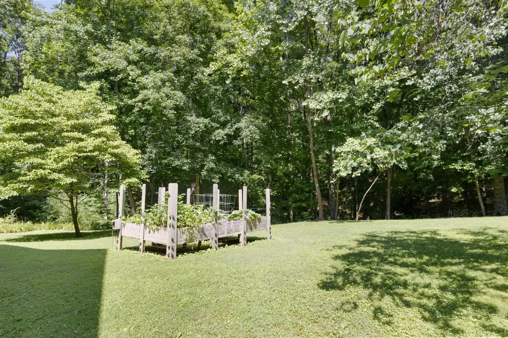 1065 Lee Greer Road Ashland City TN 37015