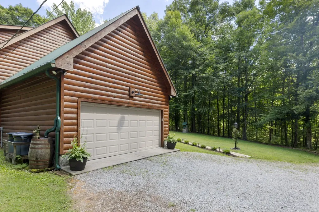 1065 Lee Greer Road Ashland City TN 37015
