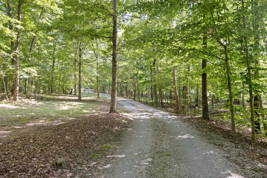 1065 Lee Greer Road Ashland City TN 37015