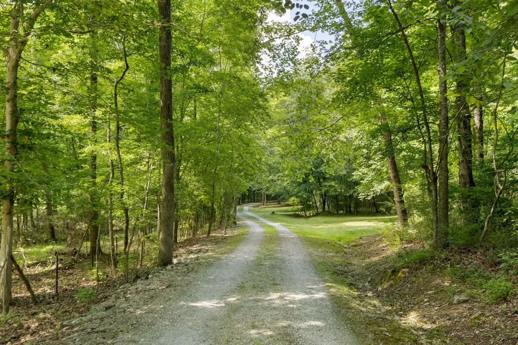 1065 Lee Greer Road Ashland City TN 37015