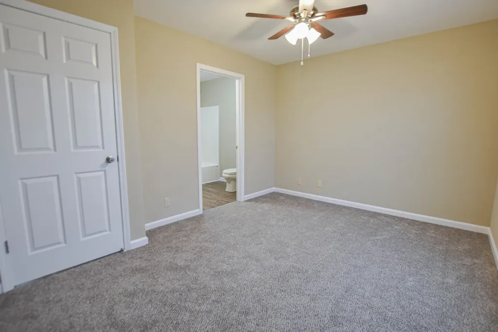1030 W Creek Coyote Trail Clarksville TN 37042