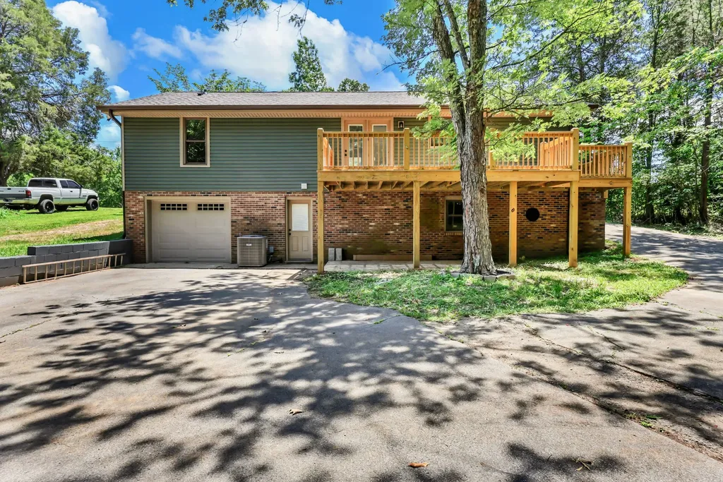 514 Lisa Court Clarksville TN 37043