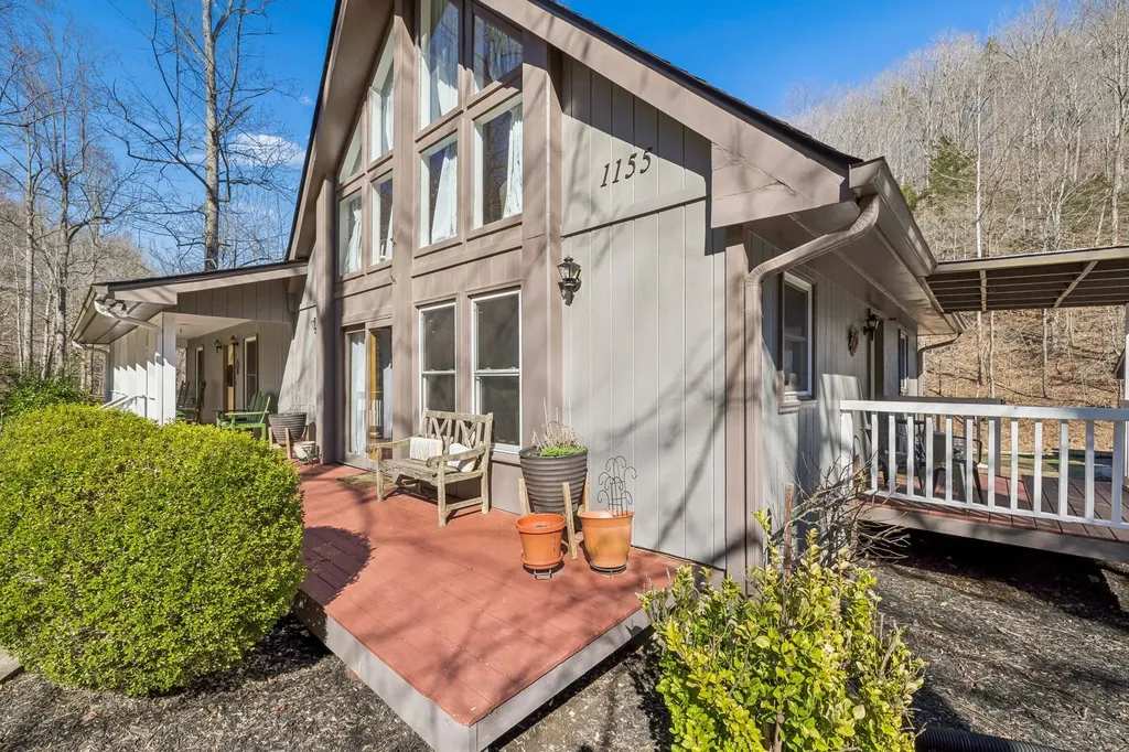 1155 Deerfoot Drive Pegram TN 37143