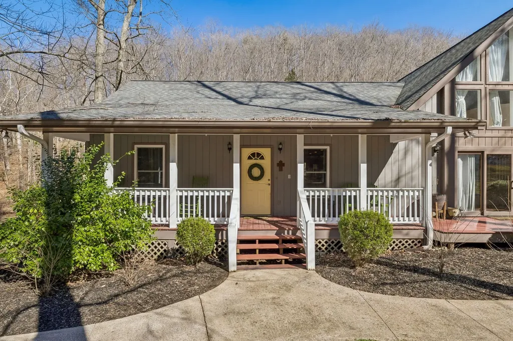 1155 Deerfoot Drive Pegram TN 37143