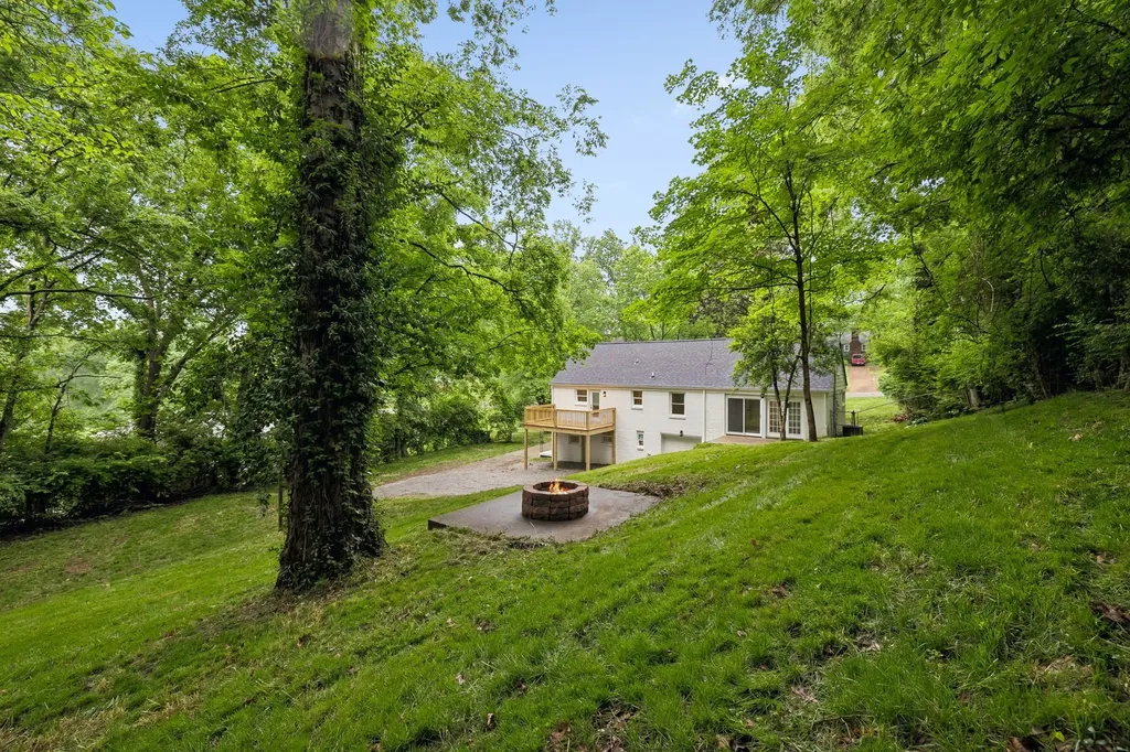 736 Carlyle Place Nashville TN 37211