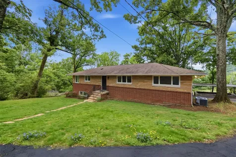 827 Redwood Drive Nashville TN 37220