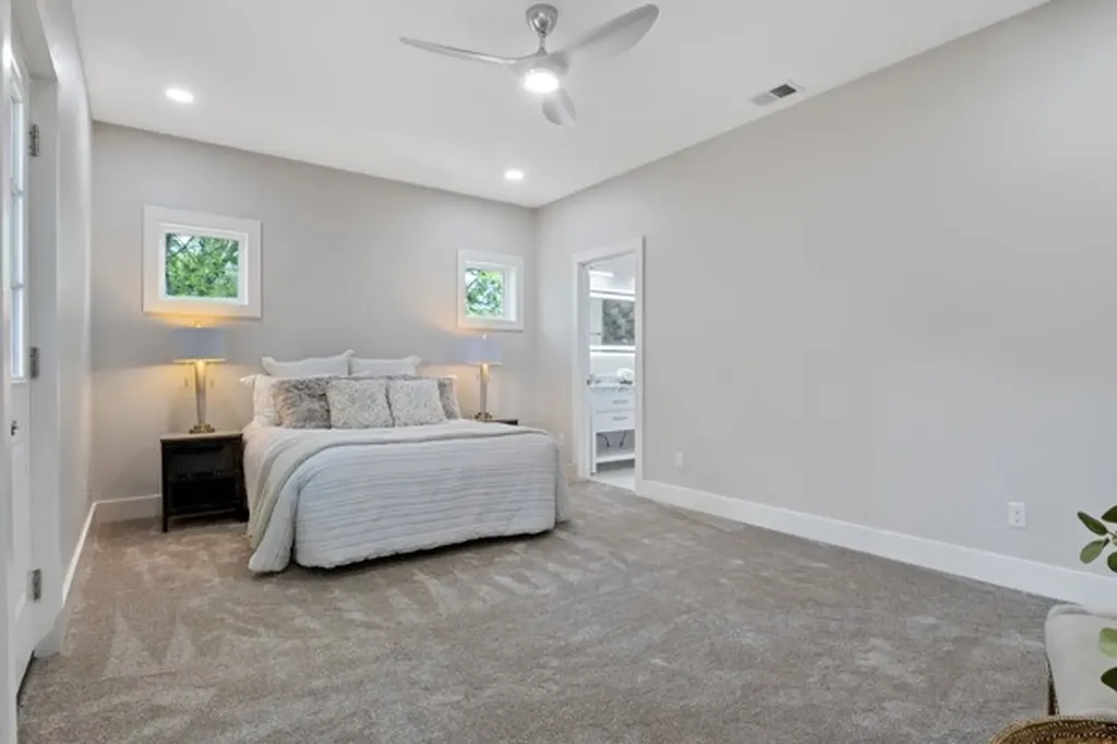 2409A 14th Ave, N Nashville TN 37208