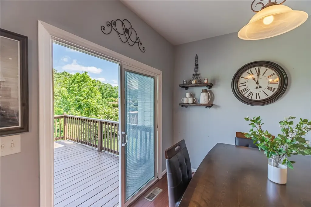 7277 Charlotte Pike Nashville TN 37209