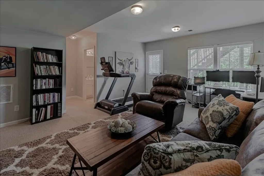 7277 Charlotte Pike Nashville TN 37209
