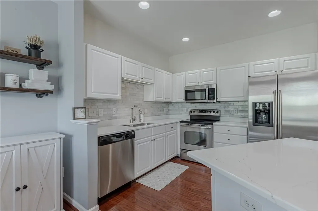 7277 Charlotte Pike Nashville TN 37209
