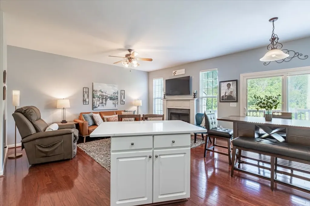 7277 Charlotte Pike Nashville TN 37209
