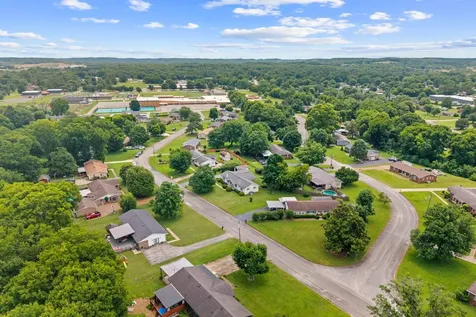 615 Meadow Road Mount Pleasant TN 38474