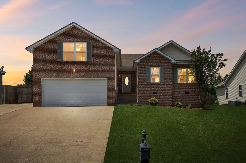 3177 Brook Hill Drive Clarksville TN 37042