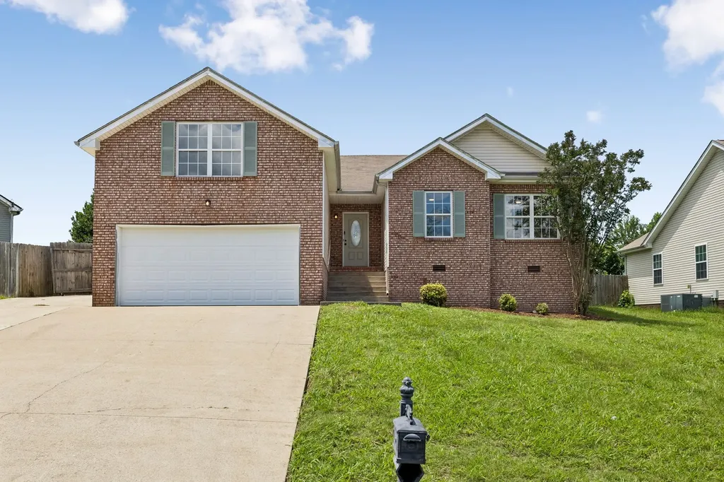 3177 Brook Hill Drive Clarksville TN 37042