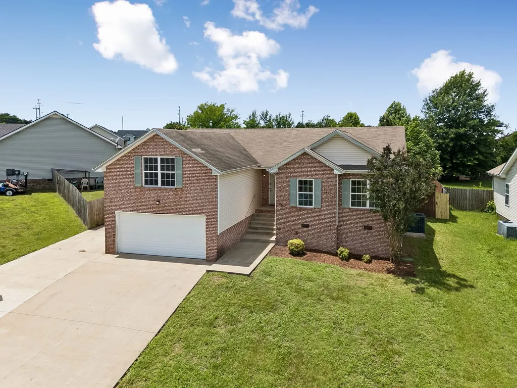 3177 Brook Hill Drive Clarksville TN 37042