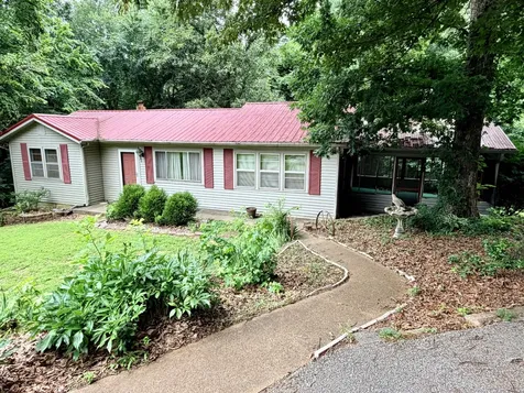2115 Spring Hill Road Paris TN 38242