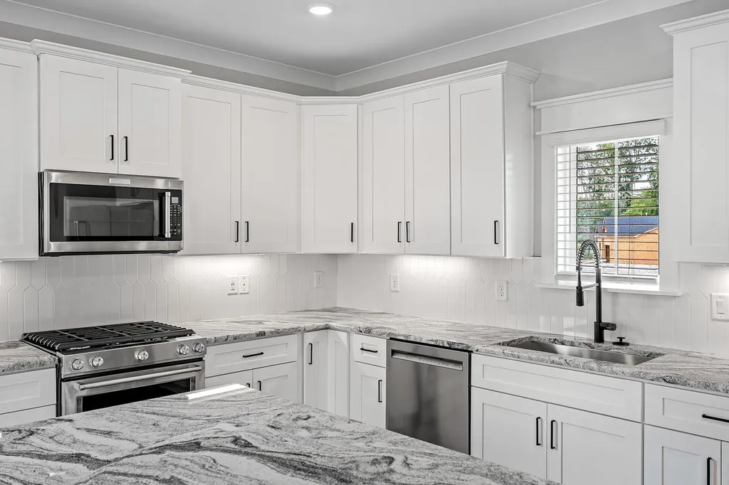 608 Silver Trace White House TN 37188