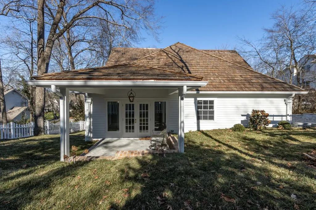 4401 Iroquois Avenue Nashville TN 37205