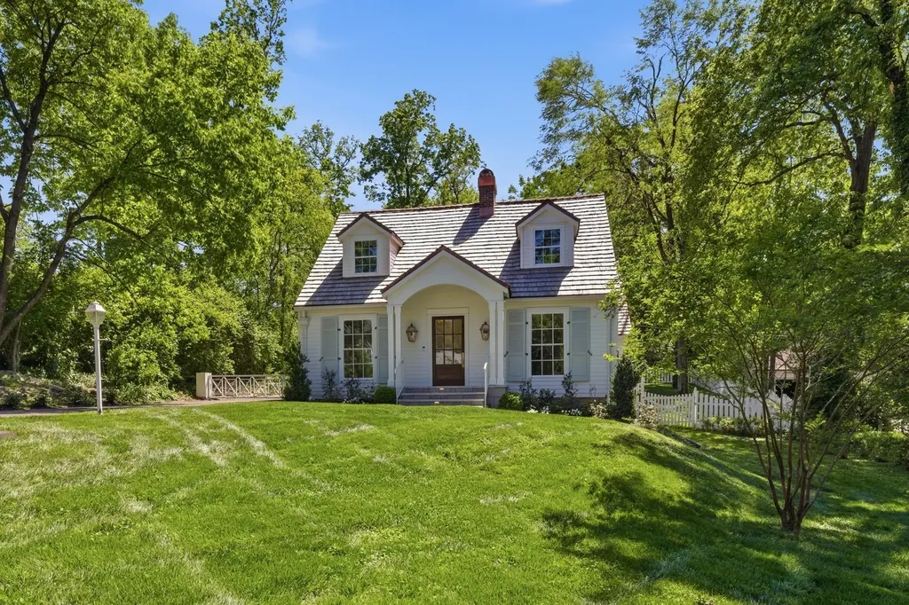 4401 Iroquois Avenue Nashville TN 37205