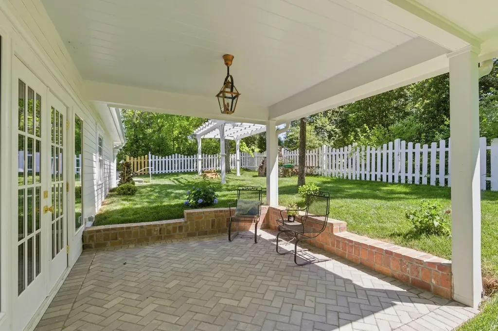 4401 Iroquois Avenue Nashville TN 37205