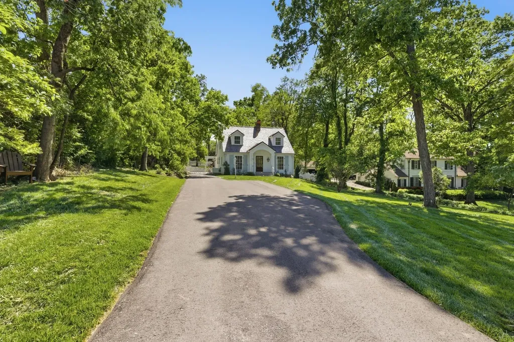 4401 Iroquois Avenue Nashville TN 37205