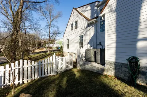 4401 Iroquois Avenue Nashville TN 37205