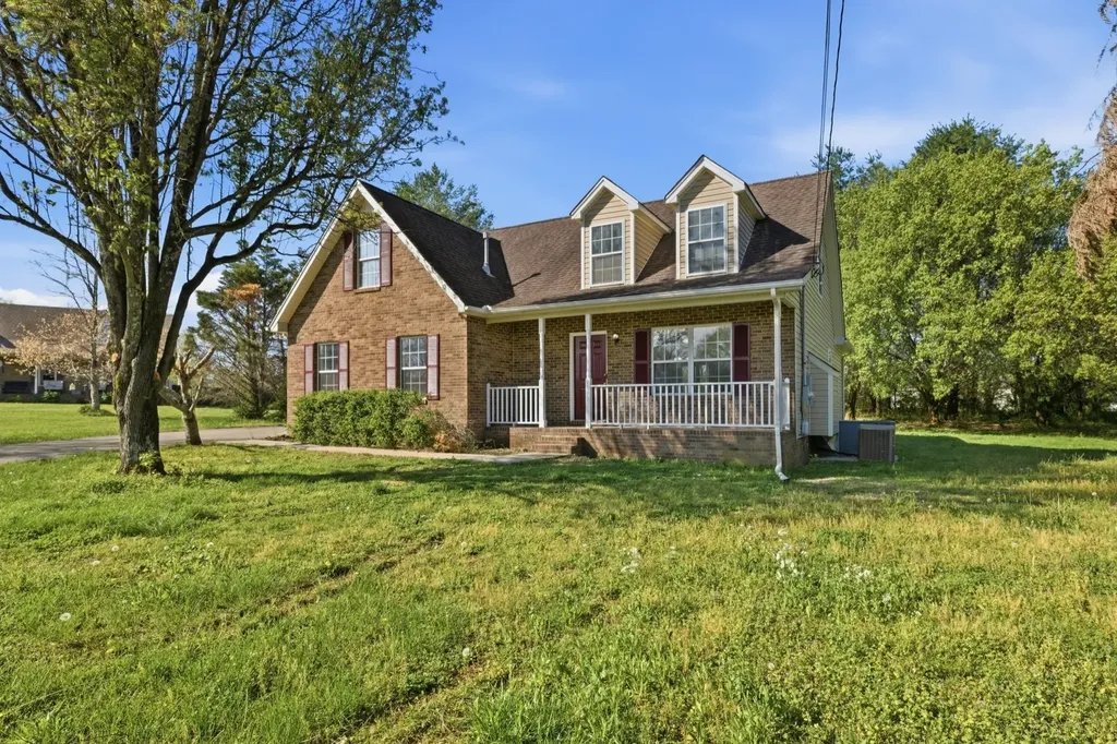 2039 Sterling Street Murfreesboro TN 37127