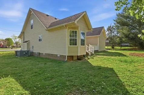 2039 Sterling Street Murfreesboro TN 37127