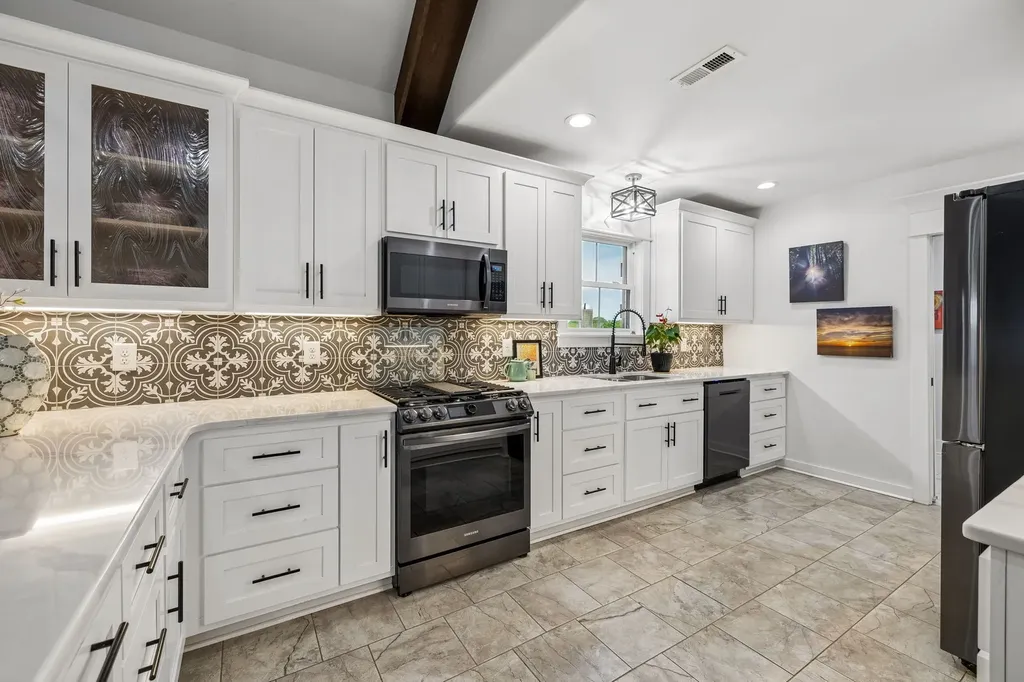 2104 Williamsport Pike Columbia TN 38401