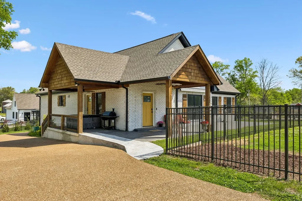 2104 Williamsport Pike Columbia TN 38401
