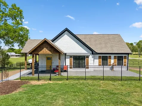 2104 Williamsport Pike Columbia TN 38401