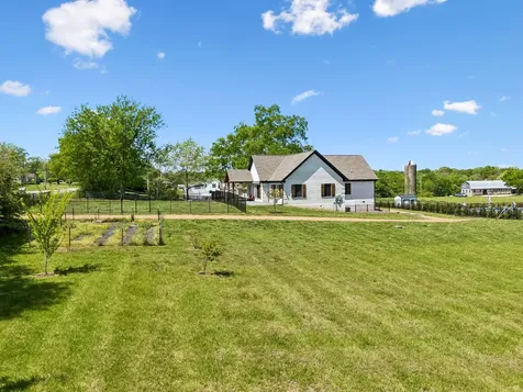 2104 Williamsport Pike Columbia TN 38401