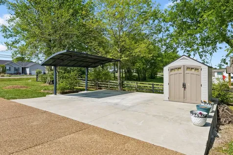 2104 Williamsport Pike Columbia TN 38401