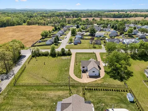 2104 Williamsport Pike Columbia TN 38401