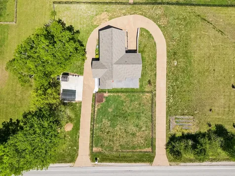 2104 Williamsport Pike Columbia TN 38401