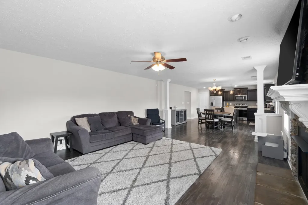 3748 Windhaven Drive Clarksville TN 37040